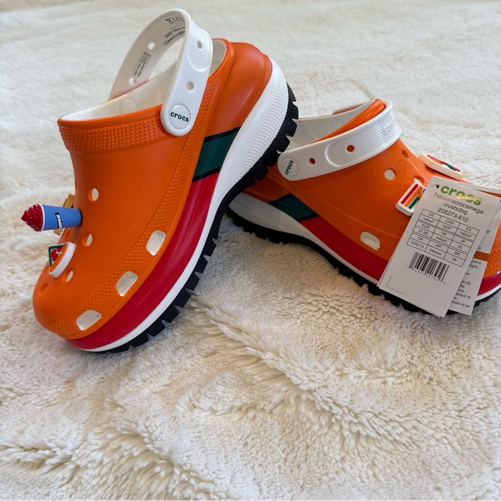 7-ELEVEN X CROCS US MEGA CRUSH Clog 7-11 Orange  Size Men 5 Women 7 NEW LIMITED
